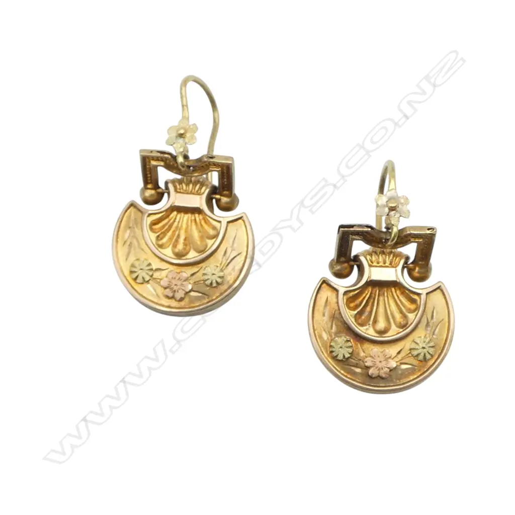 Pair of early colonial 9ct gold tri-colour small drop earrings. 2.74gms Image 1++