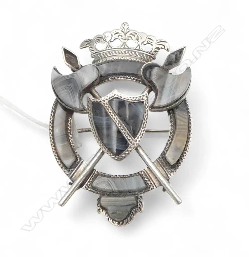 ANTIQUE SCOTTISH SHIELD FORM SILVER & AGATE BROOCH Image 1++