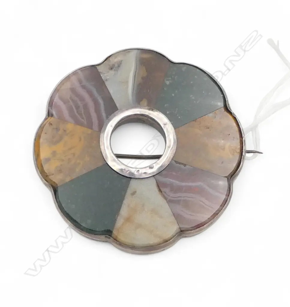 ANTIQUE SCOTTISH SILVER & AGATE SET BROOCH Image 1++