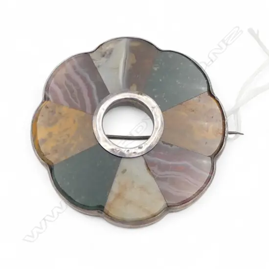 ANTIQUE SCOTTISH SILVER & AGATE SET BROOCH