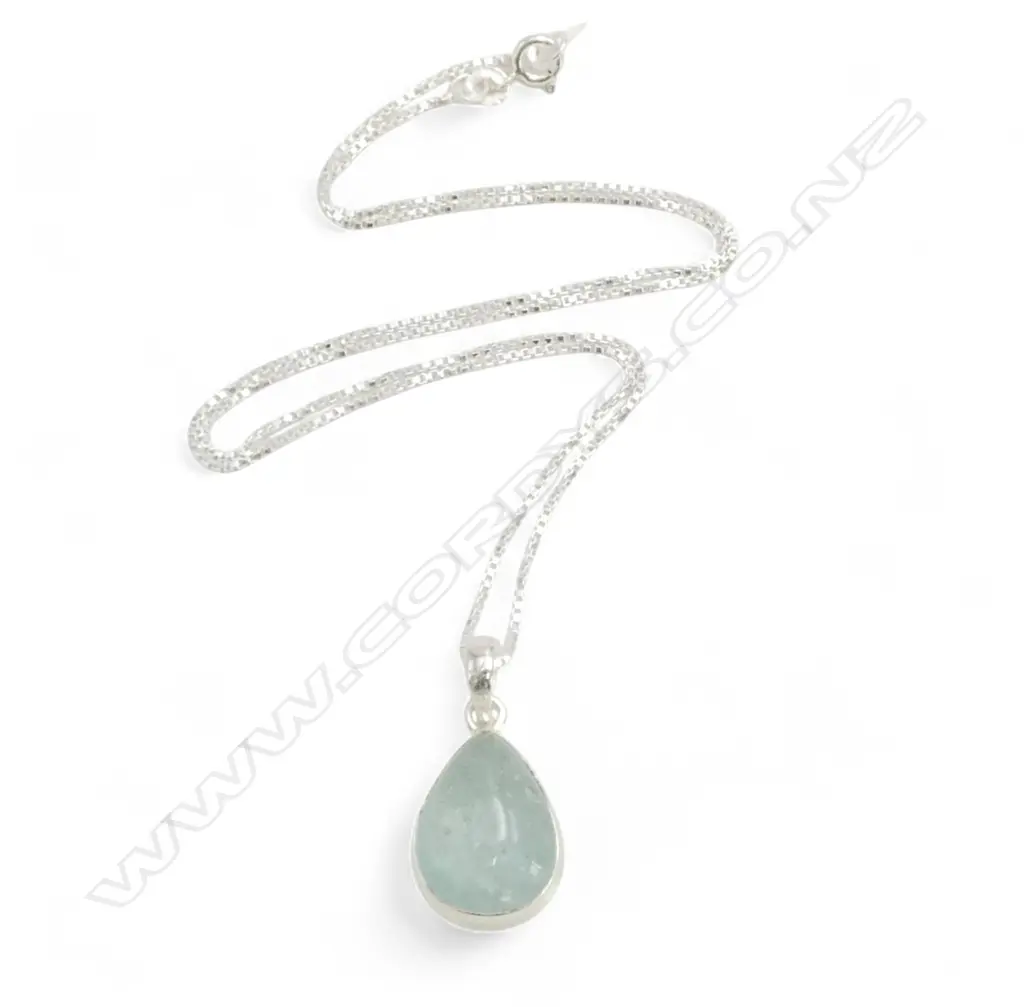 SILVER AQUAMARINE PENDANT on SILVER CHAIN Image 1++
