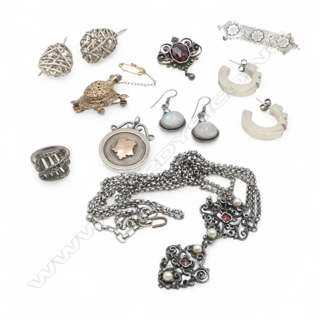 ASST. SILVER JEWELLERY: 3 PRS EARRINGS + 3 BROOCHES + PENDANT NECKLACE + MEDALLION + RING Image 1++