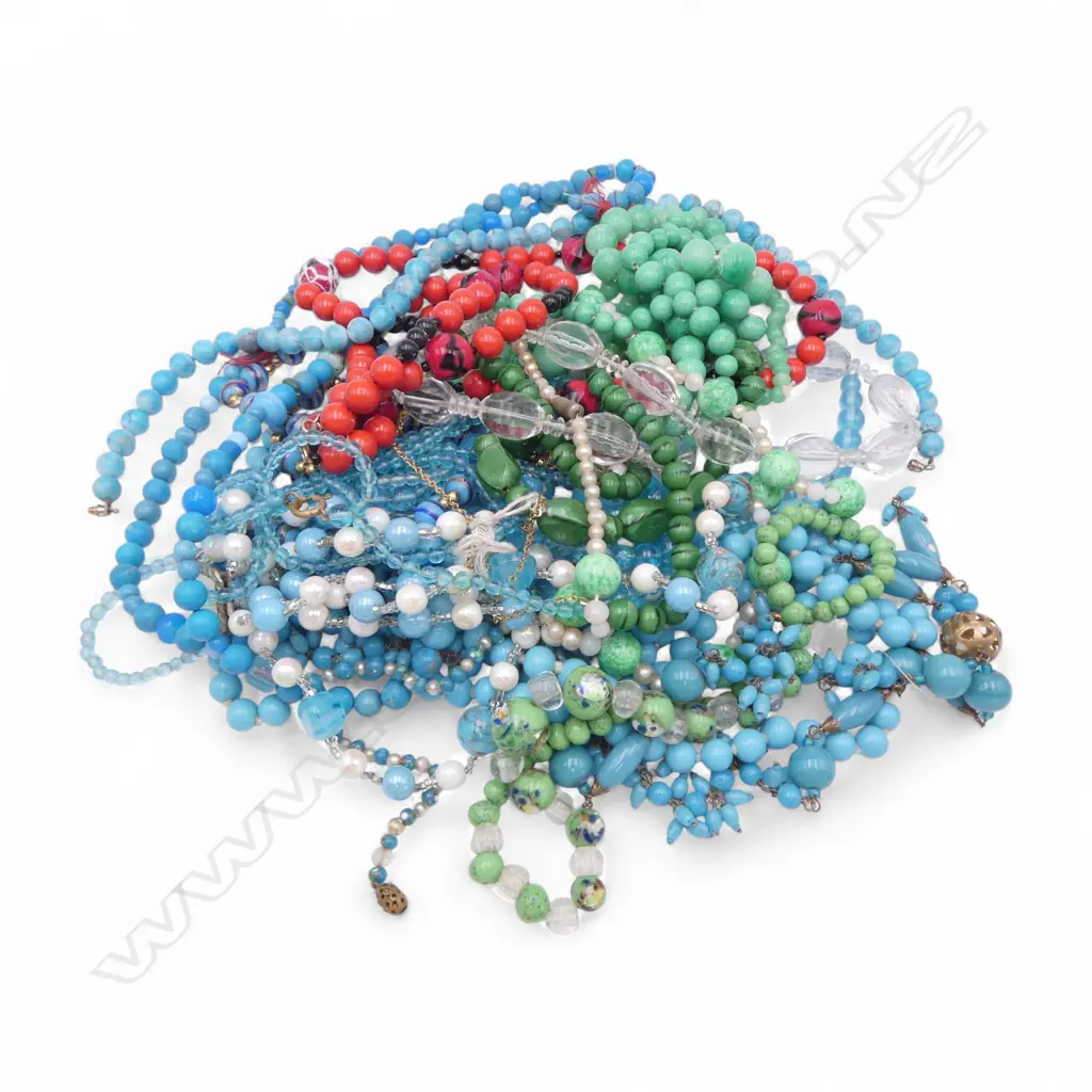 LGE BAG VINTAGE GLASS BEADS Image 1++