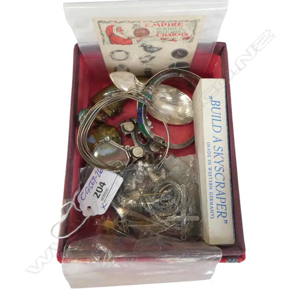 BOX of ASST SILVER & PLATED JEWELLERY: Includes sterling silver 'Empire cake & pudding charms' + Mexico bracelet + marca Image 1++
