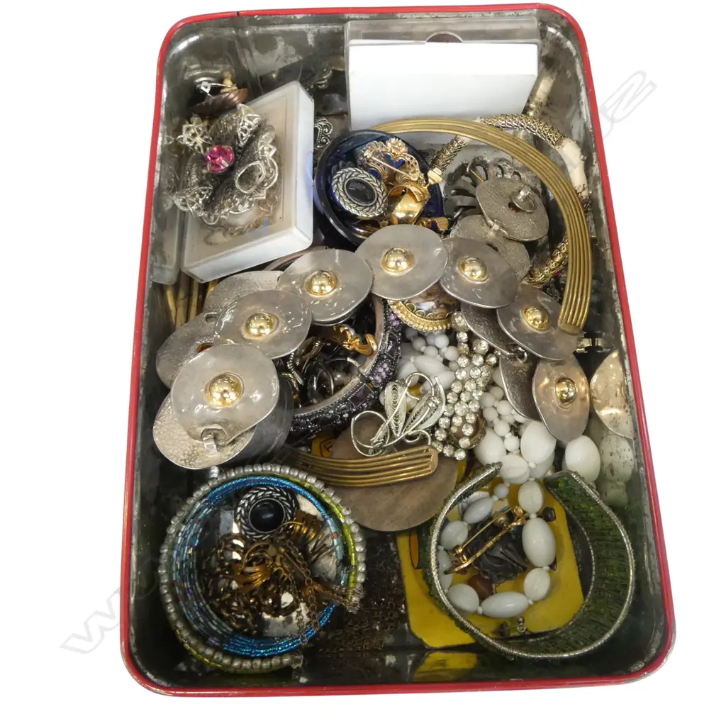 ASST. COSTUME JEWELLERY Image 1++