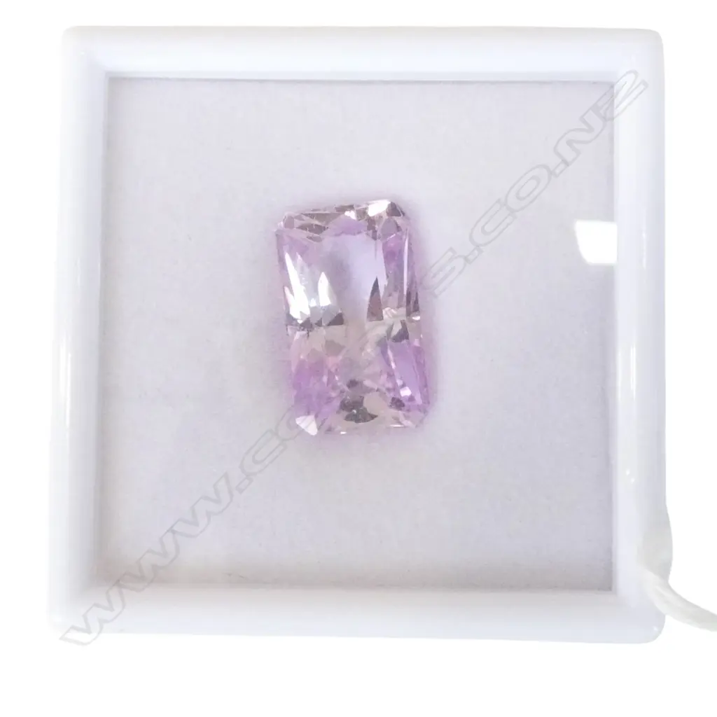 OCTAGON CUT KUNZITE, 16.60ct Image 1++