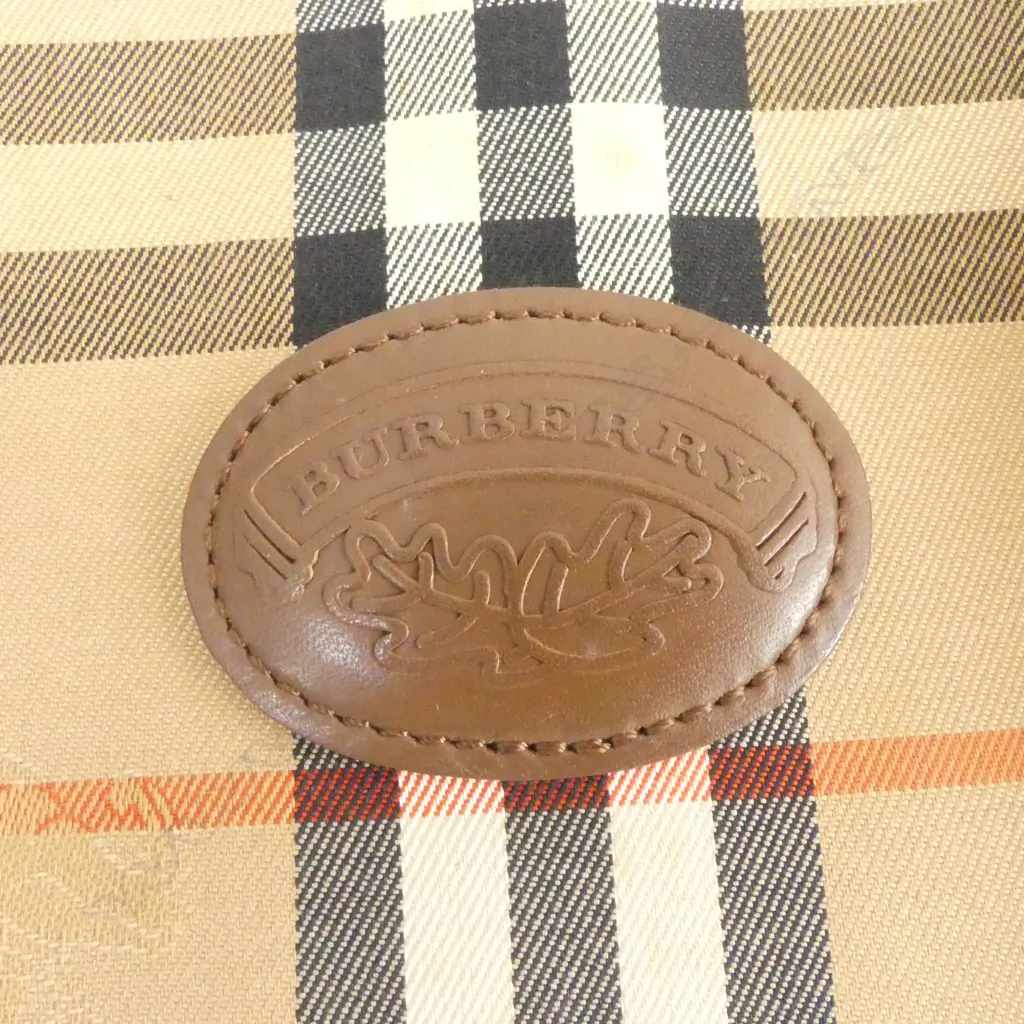 BURBERRY HANDBAG W.330mm Image 1++