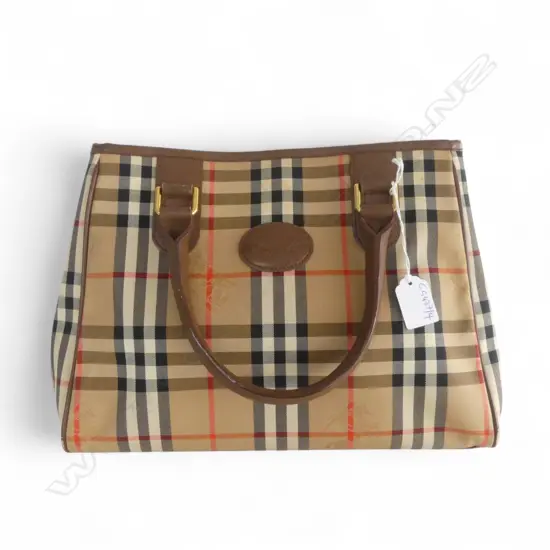 BURBERRY HANDBAG W.330mm