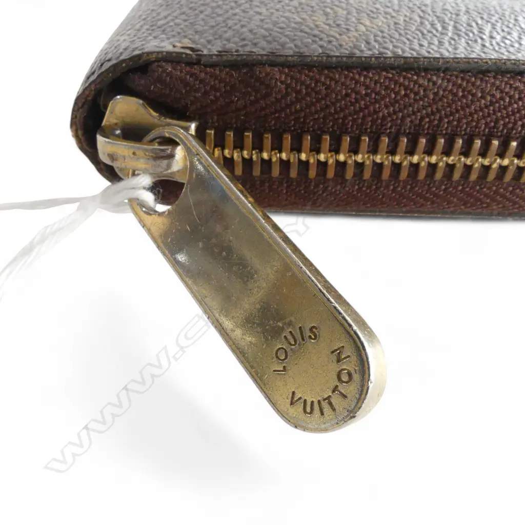 LOUIS VUITTON  ZIPPY WALLET W.200mm BOXED Image 1++