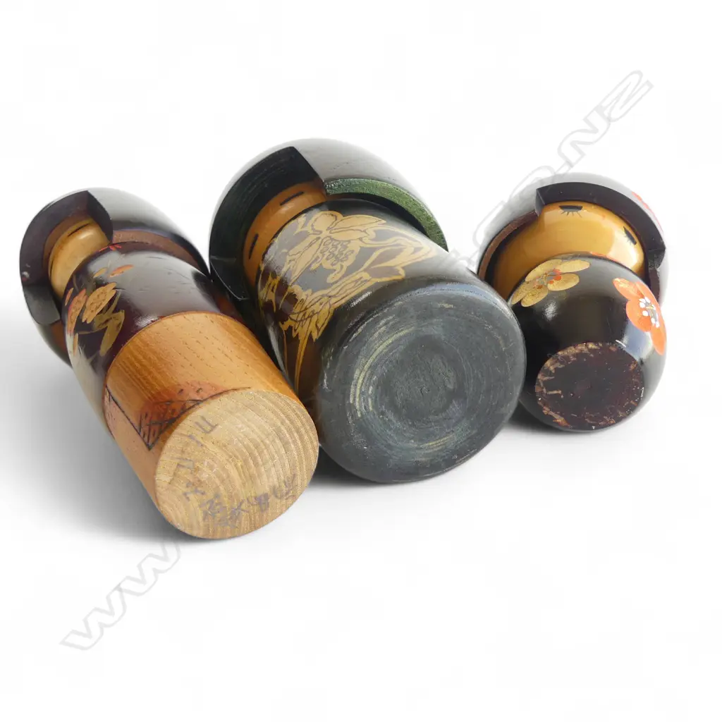 THREE 1960's KOKESHI DOLLS, H.190,150,120mm Image 1++