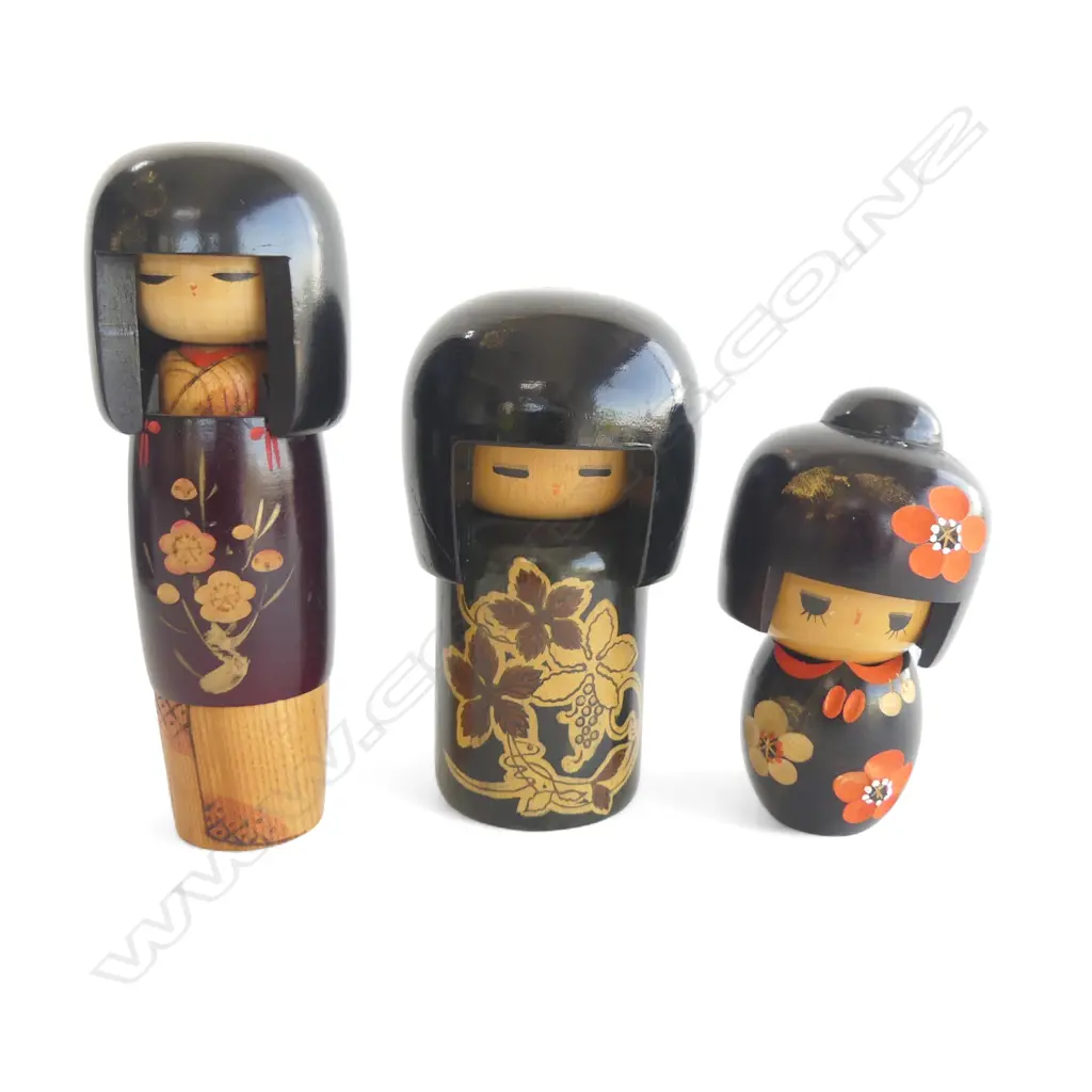 THREE 1960's KOKESHI DOLLS, H.190,150,120mm Image 1++