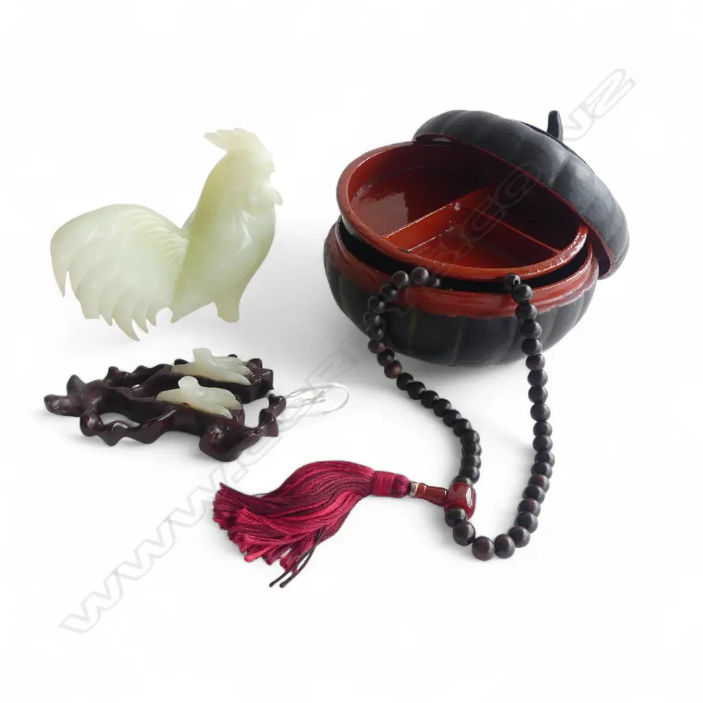 3 ORIENTAL PCES; CHRYSOPRASE ROOSTER AF, BLACK LAQUER CONTAINER, BUDDHIST MALA BEADS Image 1++