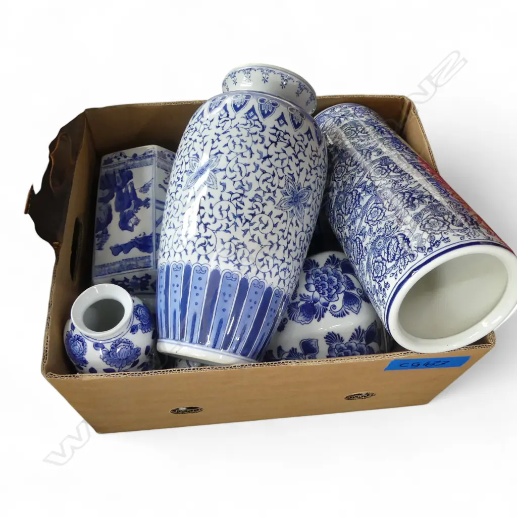 7 ASST. B/W VASES H.385mm Image 1++