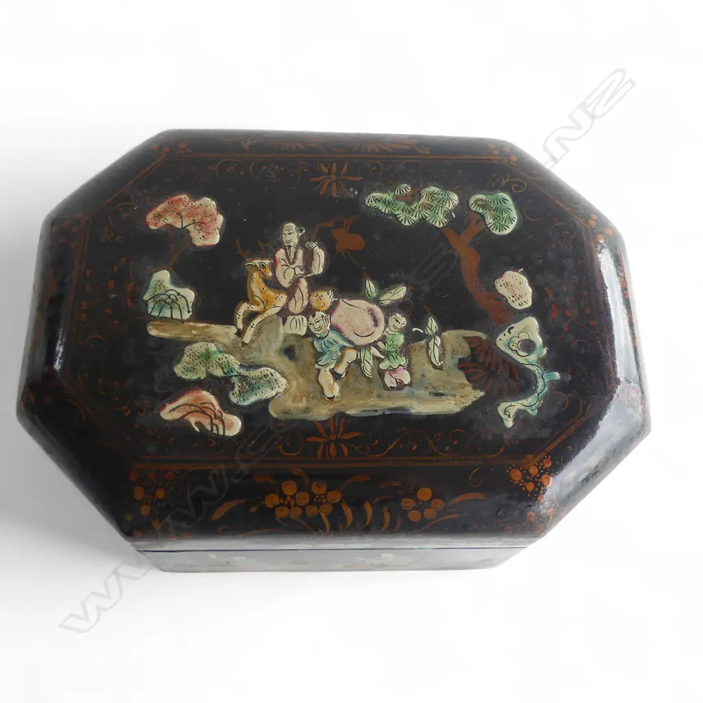 CHINESE LACQUER HAND PAINTED BOX 300x210x150mm Image 1++