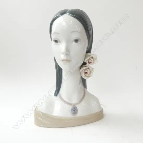LLADRO BUST H.310mm