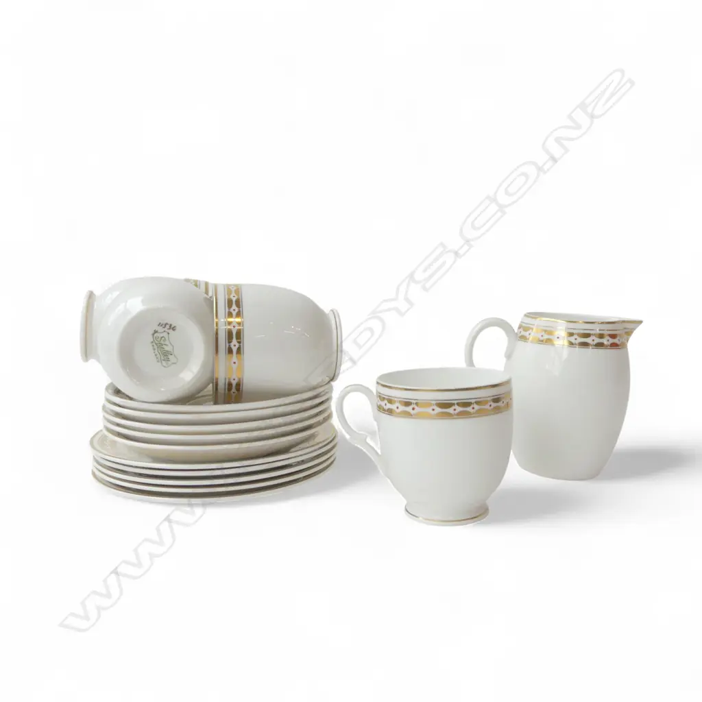 SHELLEY CHINA 5 CSPS & JUG H100MM GILDED WHITE CHINA Image 1++