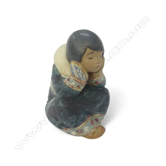 LLADRO FIGURE INUIT PENSIVE H.160mm