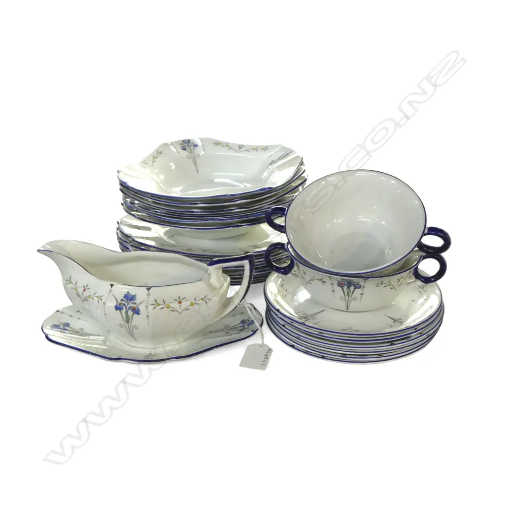 PART SHELLEY CHINA SERVICE 6 DINNER PLATES 6 DESSERT PLATES 2 SOUP COUPES & 6 DISHES  & GRAVEY BOAT  IRIS PAT Image 1++