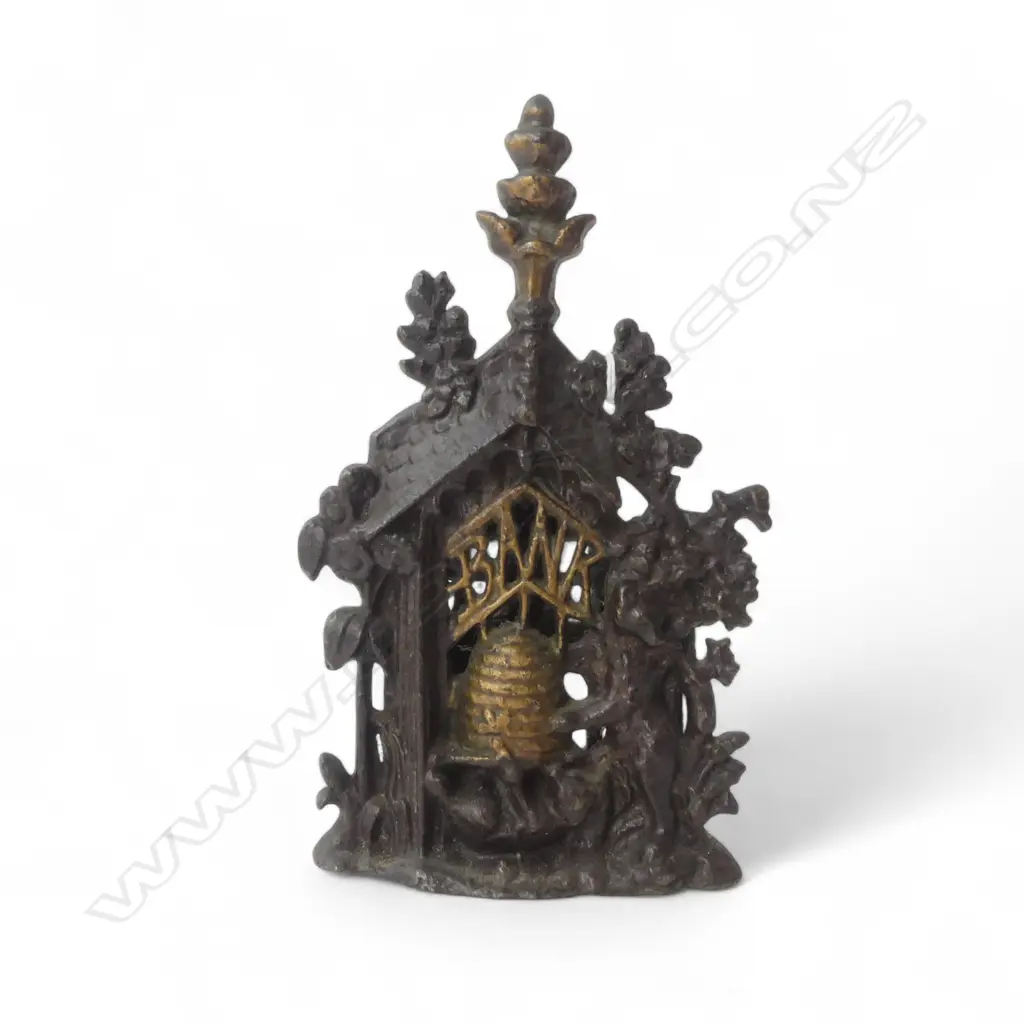 BEEHIVE BANK & ANIMALS 1800S Image 1++