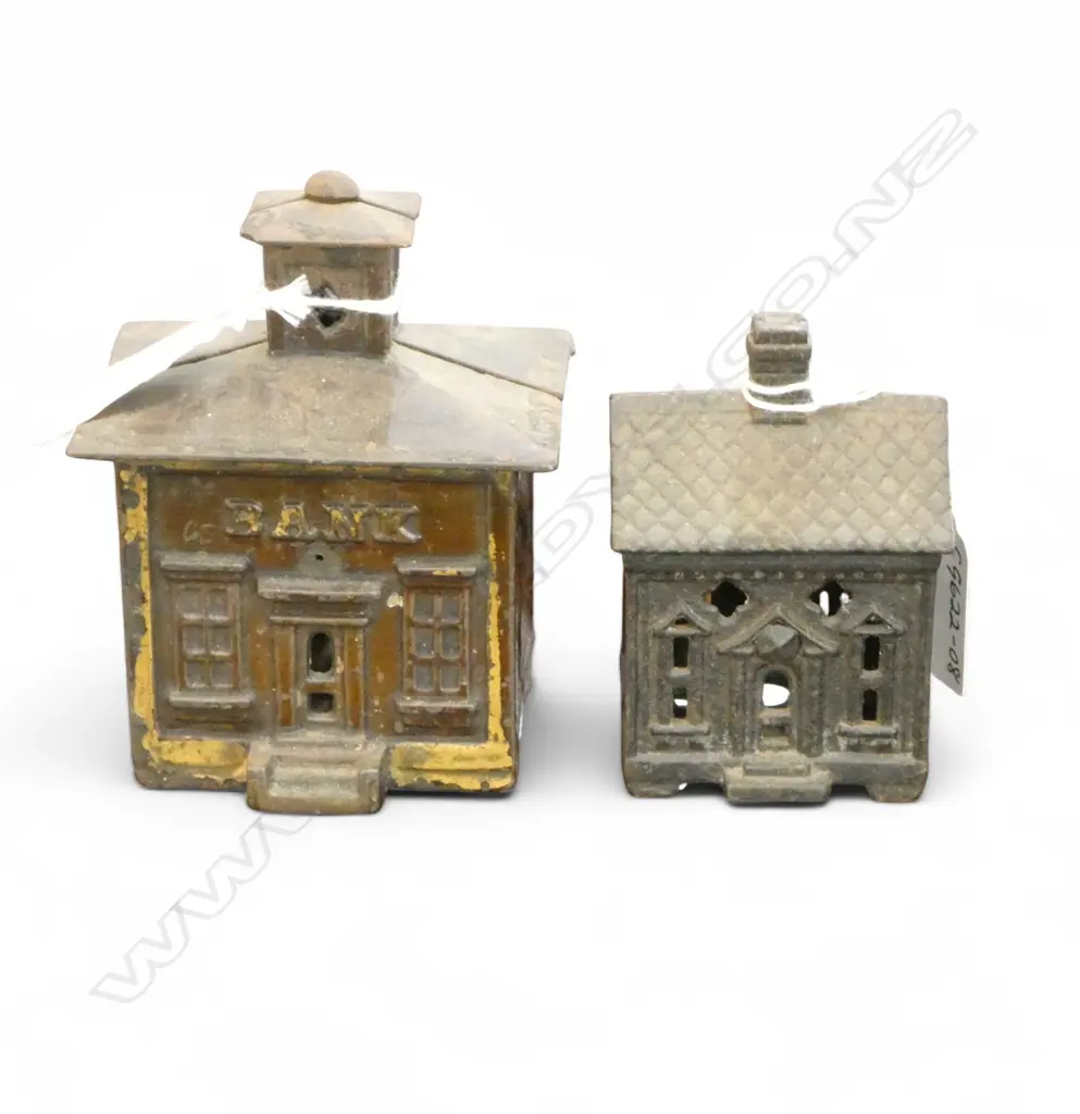 2 HOUSE BANKS Image 1++