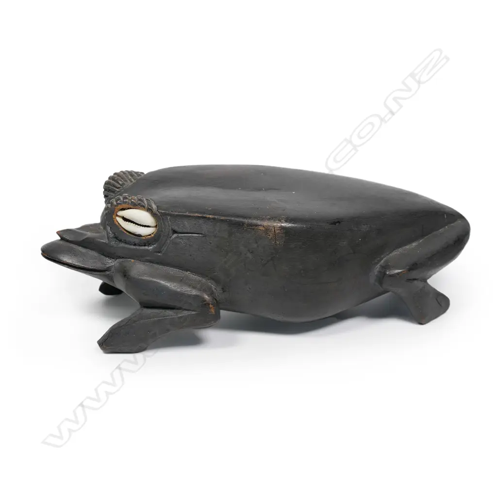A carved PNG wooden frog figure, Image 1++