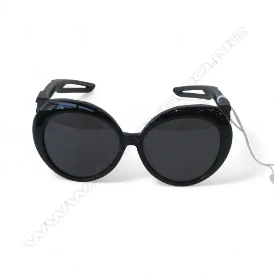 PR BALENCIAGA SUNGLASSES, CASED