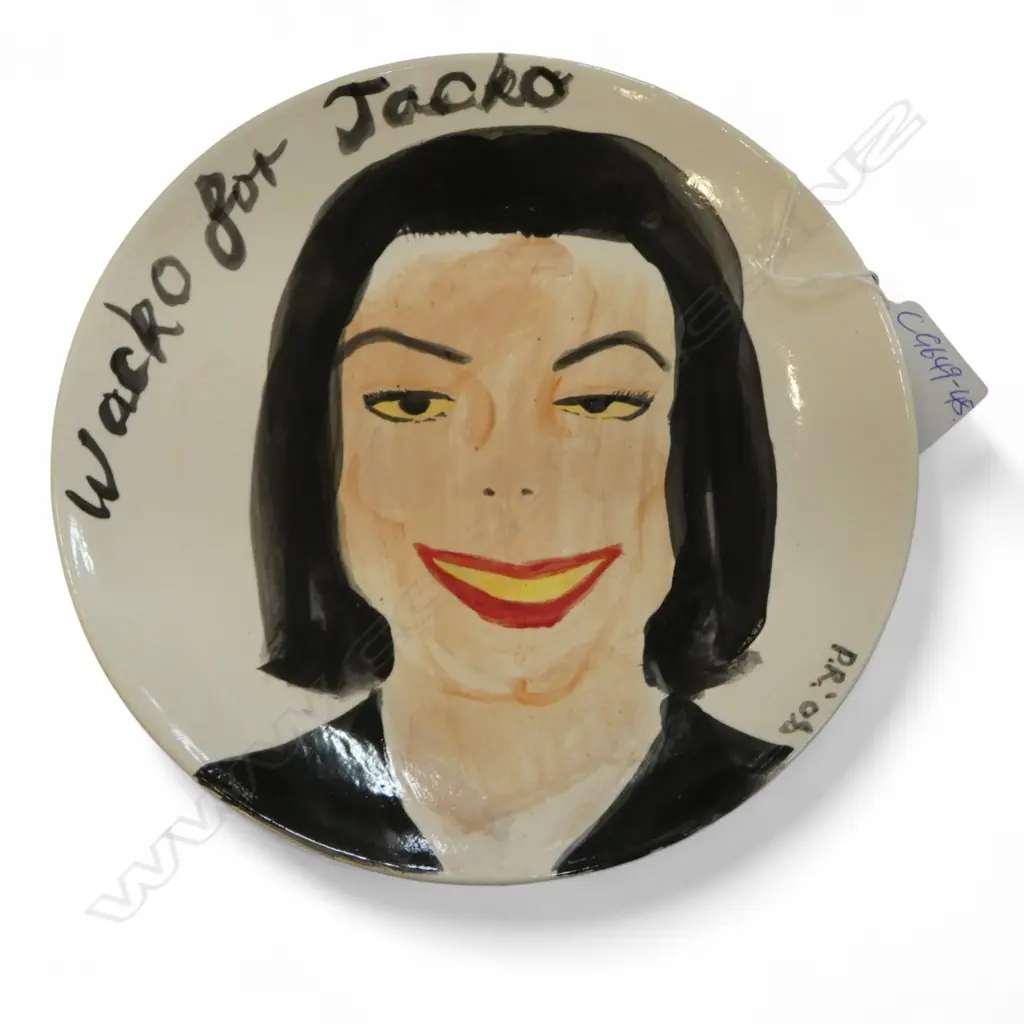 PAUL RAYNER (Whanganui artist) hand painted PLATE 'Wacko for Jacko' Dia.198mm Image 1++