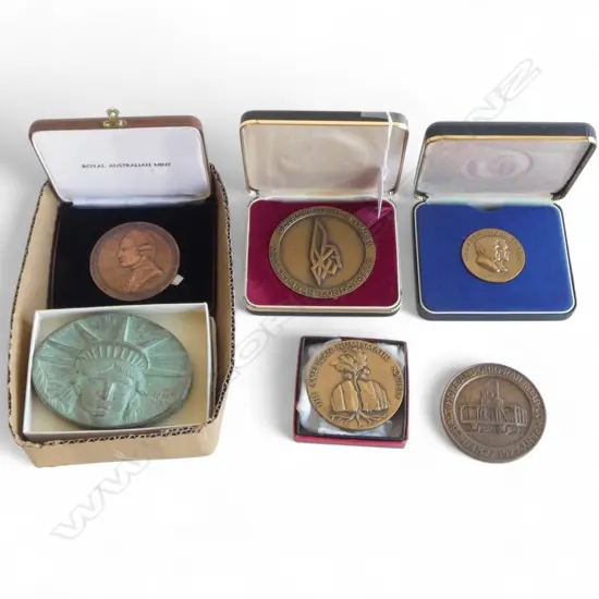Collection of 6 LARGE BRONZE NUMISMATIC COMMEMORATIVE PLAQUES/MEDALLIONS: NZ + USA ETC
