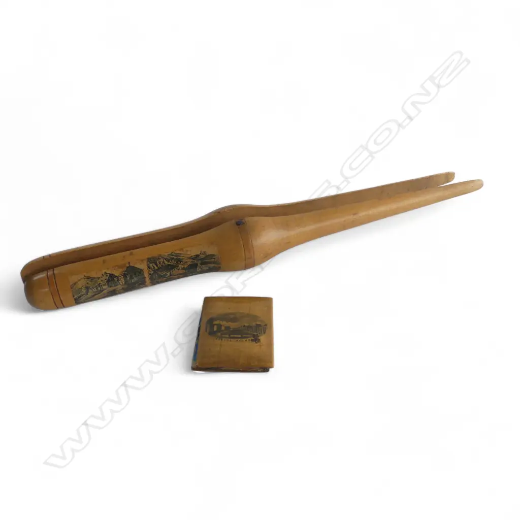 2 VINTAGE PIECES TREEN: Glove stretchers + pr small covers Image 1++