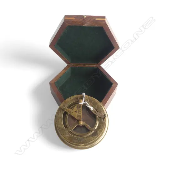 REPRODUCTION BRASS SUNDIAL COMPASS in hardwood hexagonal box