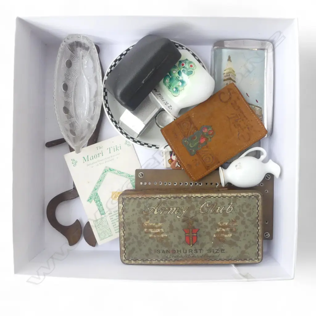 ASST. COLLECTABLES: tiki pces + sugar cutters + cribbage board + glass + tin etc Image 1++