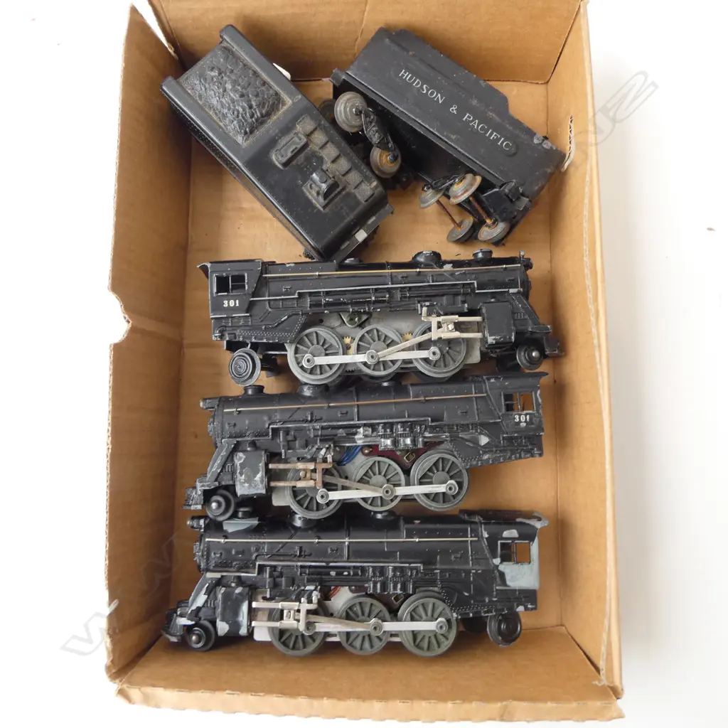 3 O GAUGE ELECTRIC ENGINES NOT GOING & 2 TENDERS Image 1++