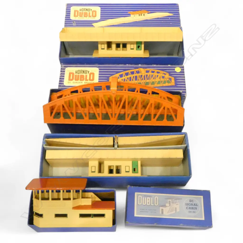 HORNBY DUBLO BOXED 2 ISLAND PLATFORMS GIRDER BRIDGE & SIGNAL CABIN Image 1++