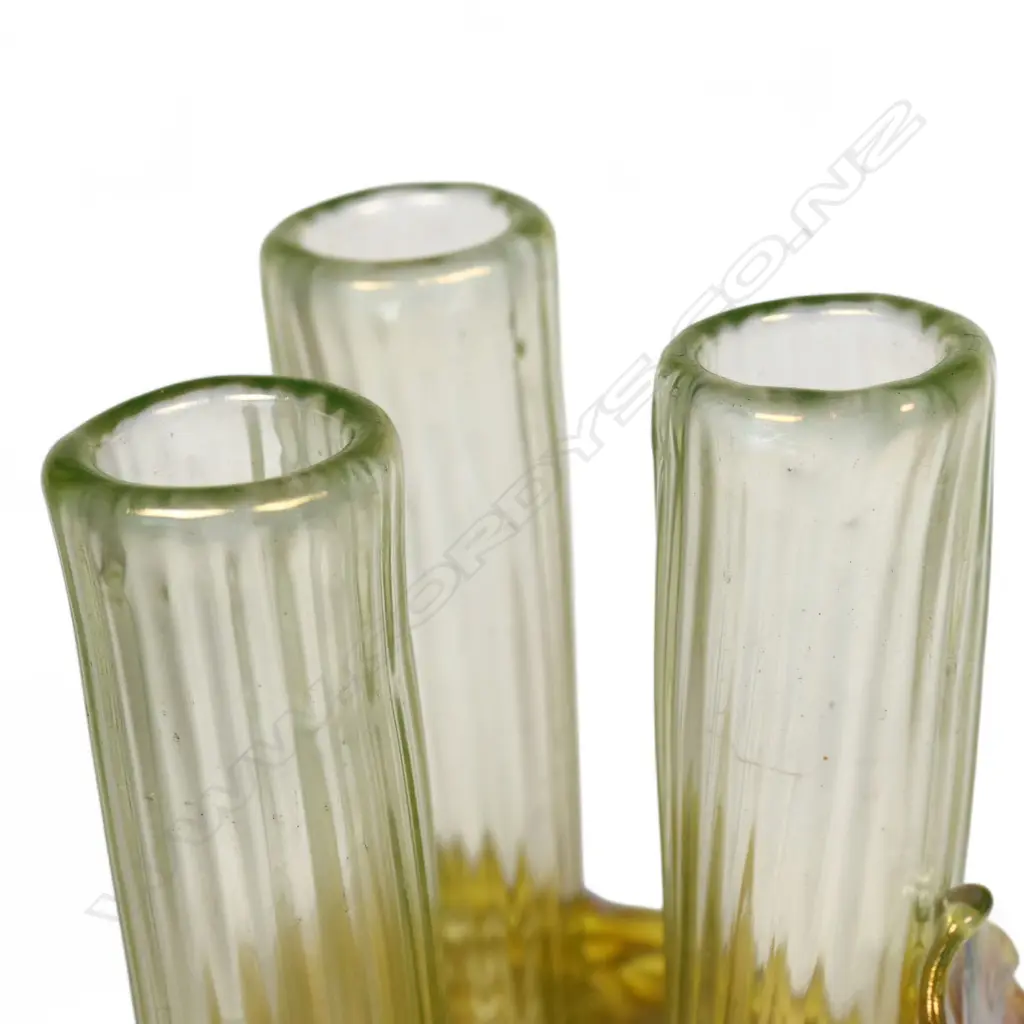 LOETZ TYPE TRIPLE COLUMN IRREDESCENT GLASS VASE H.145mm Image 1++