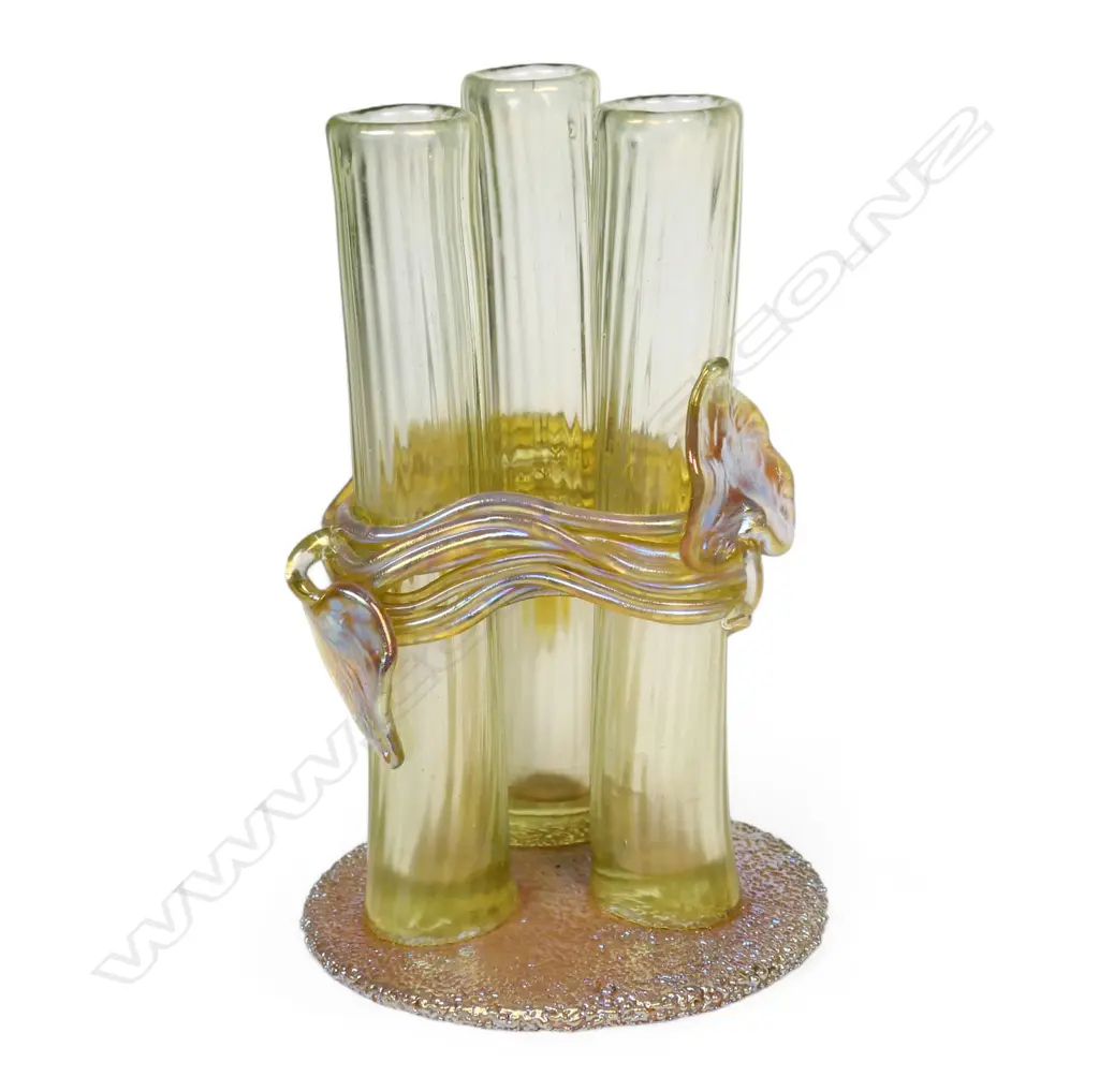 LOETZ TYPE TRIPLE COLUMN IRREDESCENT GLASS VASE H.145mm Image 1++