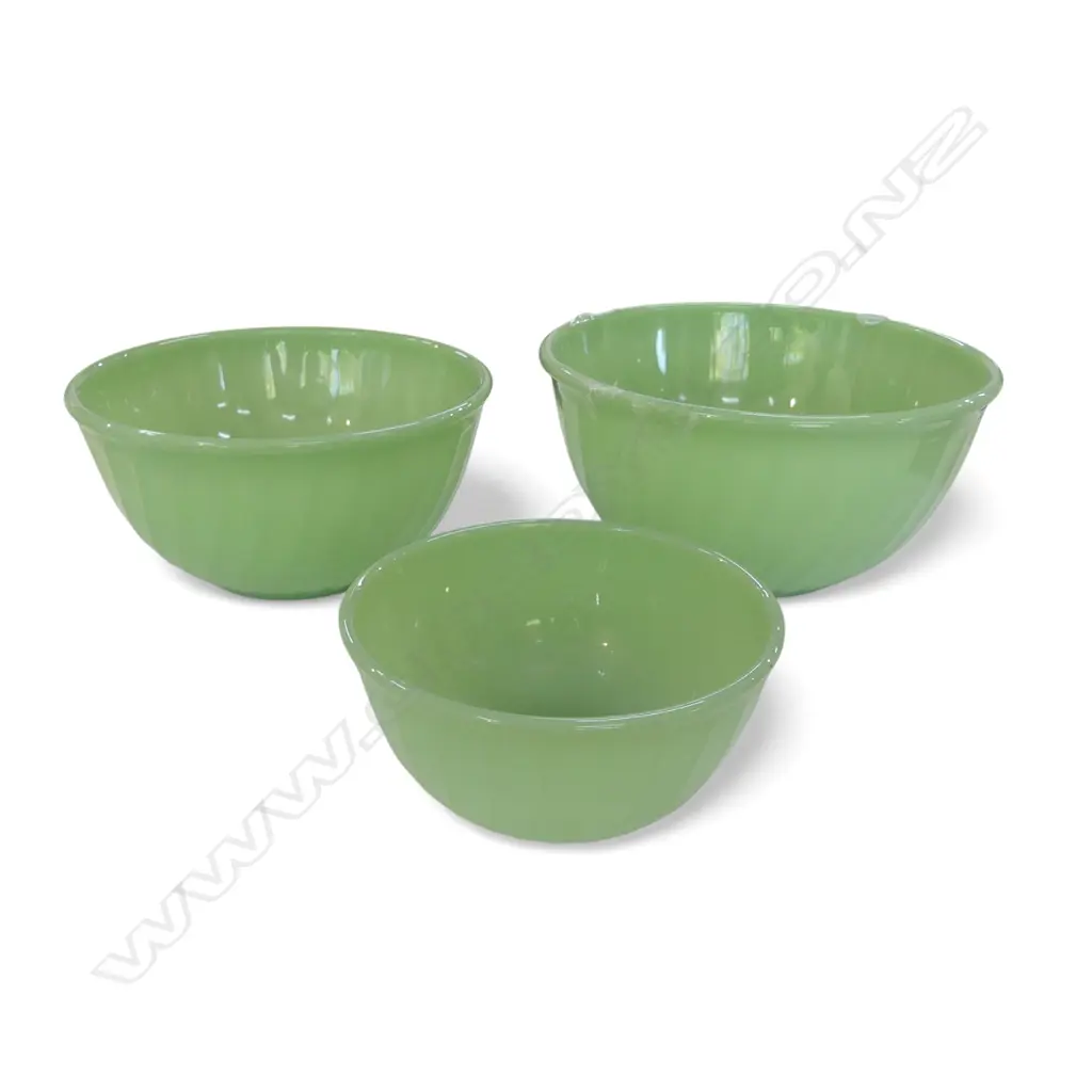 3 FIRE-KING WARE USA GREEN GLASS BOWLS 230mm dia Image 1++