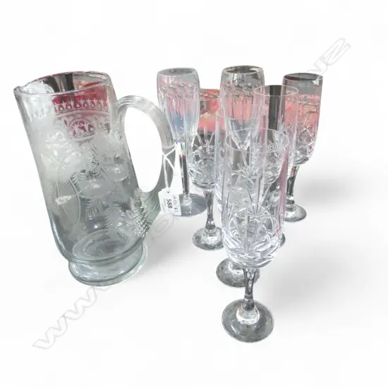 2 TYRONE CRYSTAL FLUTES, 5 OTHERS & EDWARDIAN ETCHED GLASS PITCHER H.245mm