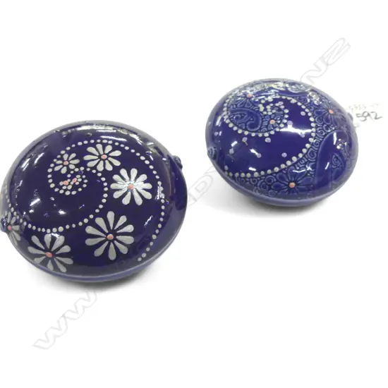 2 KEUM SUN LEE TRINKET BOXES, BLUE & SILVER