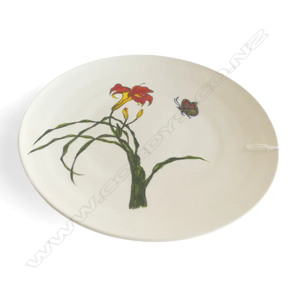 KEUM SUN LEE LRG PLATE w butterfly & lily, Dia.330mm Image 1++