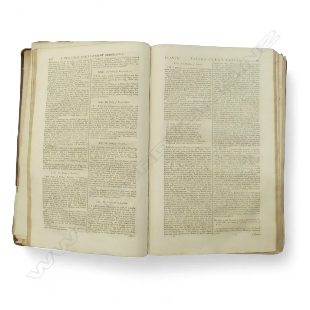 ANTIQUE BOOK; A NEW & COMPLETE SYSTEM OF GEOGRAPHY, LONDON 1780 H.370mm Image 1++