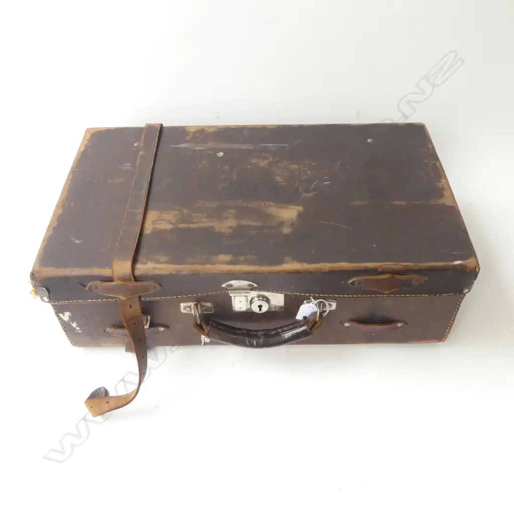 OLD SOLID LEATHER SUIT CASE Image 1++