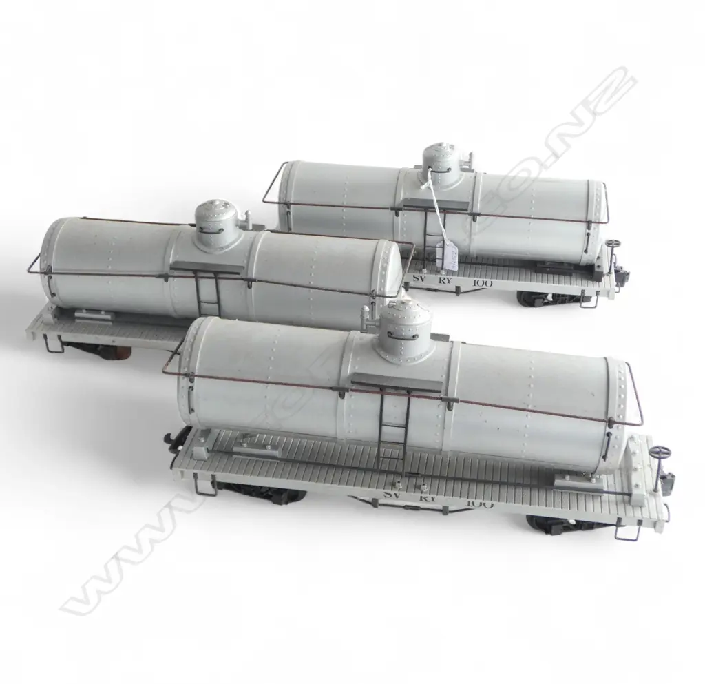 3 LONG WHEELBASE TANKER TRAIN CARRIAGES BY BACHMANN CHINA L.415mm Image 1++