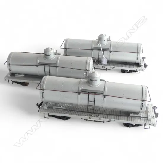 3 LONG WHEELBASE TANKER TRAIN CARRIAGES BY BACHMANN CHINA L.415mm