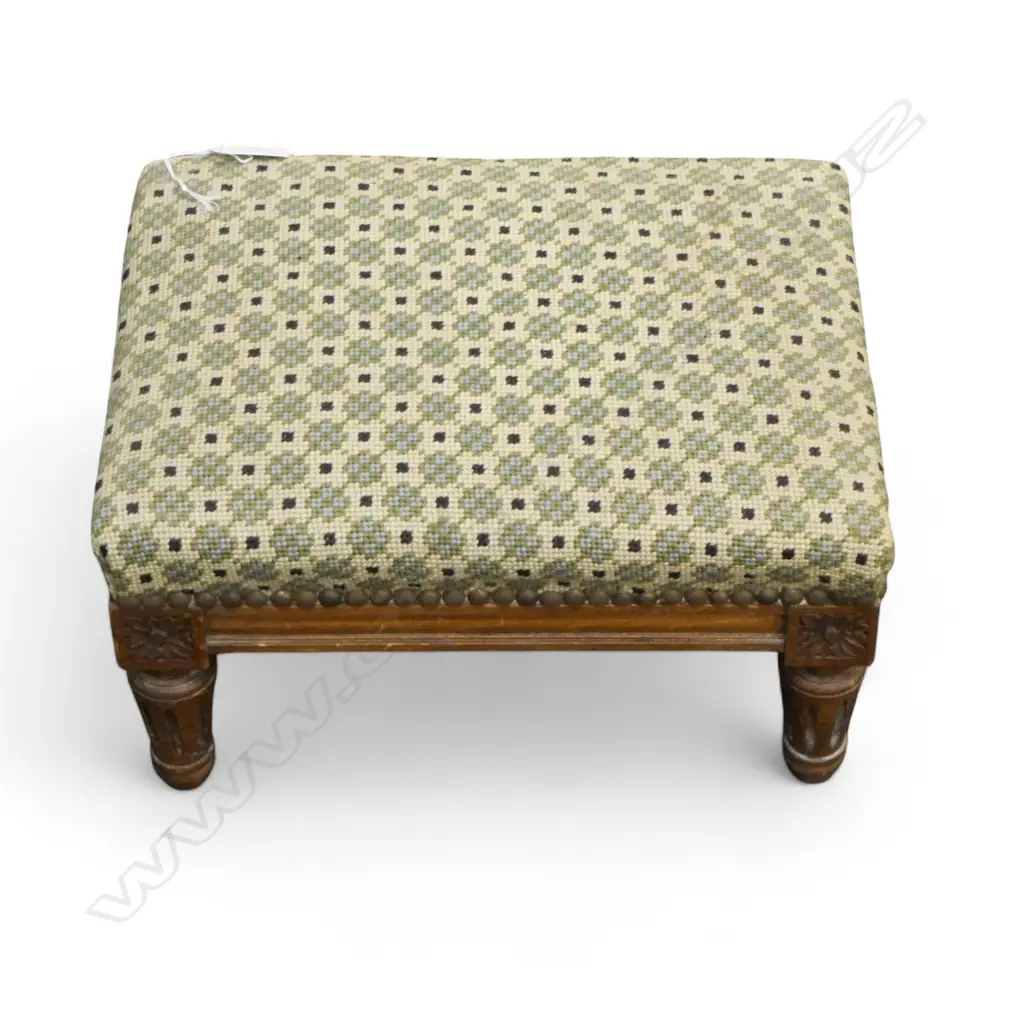 NEEDLEWORK FOOT STOOL W.330mm Image 1++