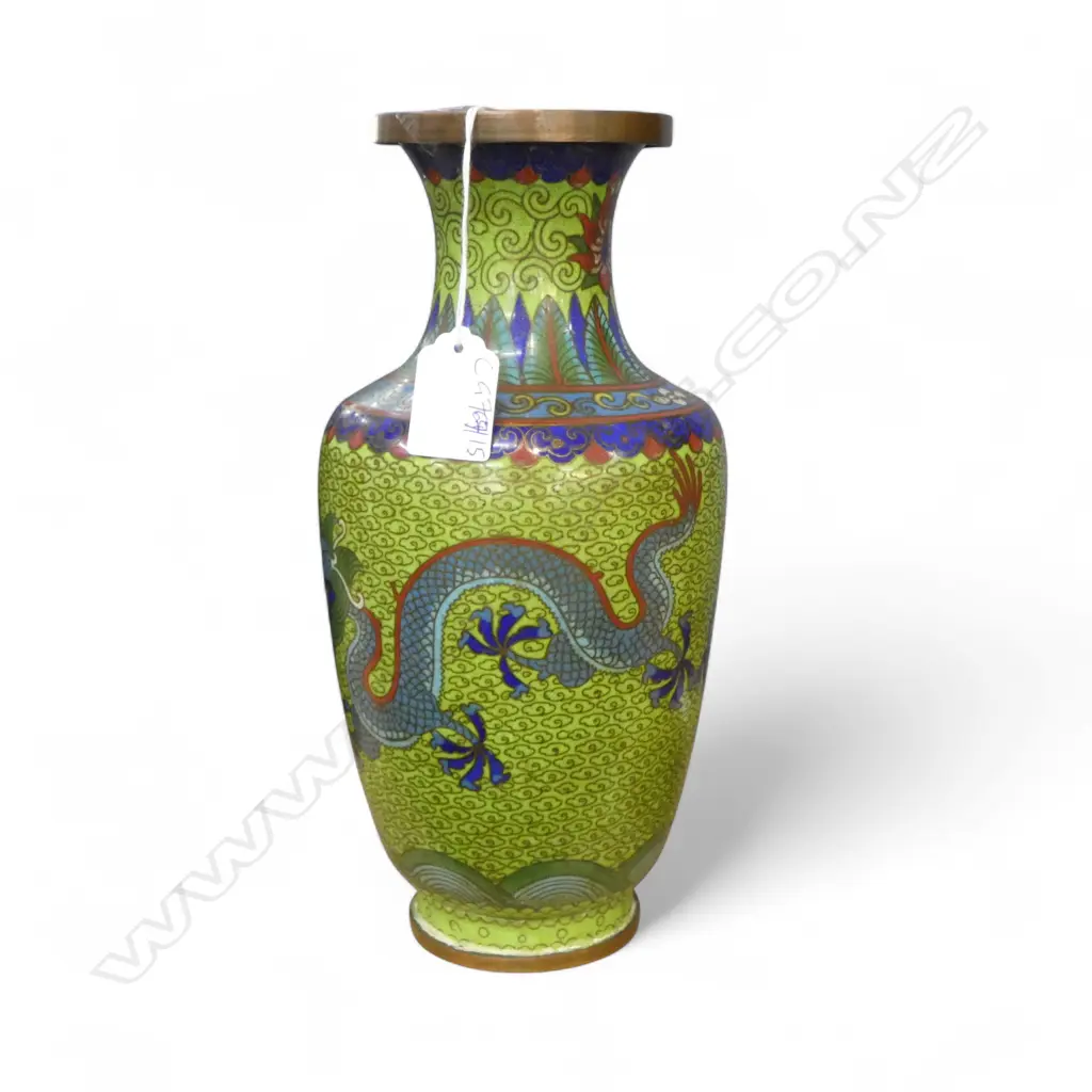 GREEN CLOISONNE VASE w. DRAGON DECORATION H.260mm Image 1++