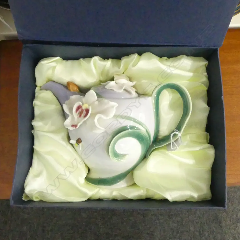 TEAPOT BY MT MERU H.160mm, BOXED Image 1++