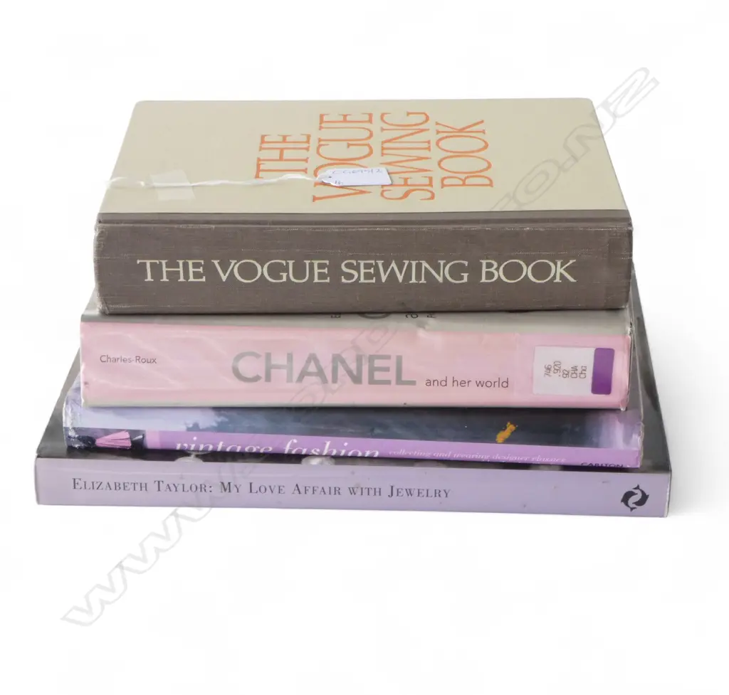 4 BOOKS, FASHION INTEREST Image 1++