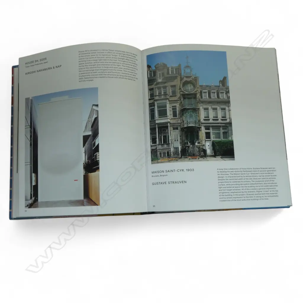 HOUSES: EXTRAORDINARY LIVING, PHAIDON, 2019 Image 1++