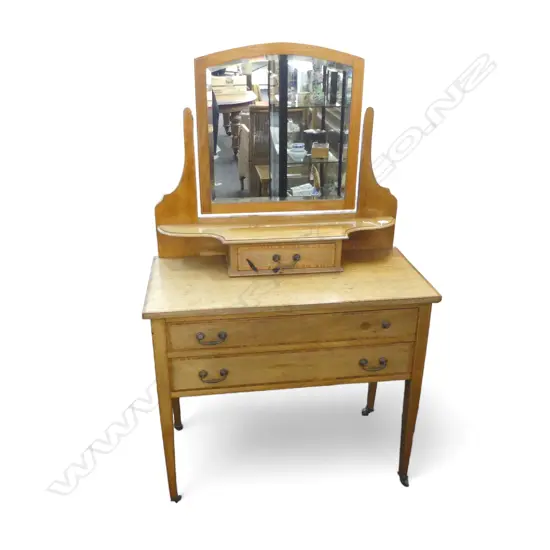 EDWARDIAN PALE MAHOGANY DRESSING TABLE, FAULTS W.915mm