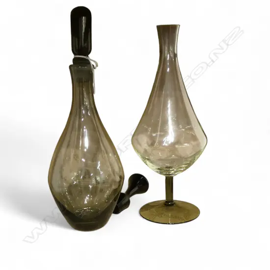 2 GLASS DECANTERS H.400mm